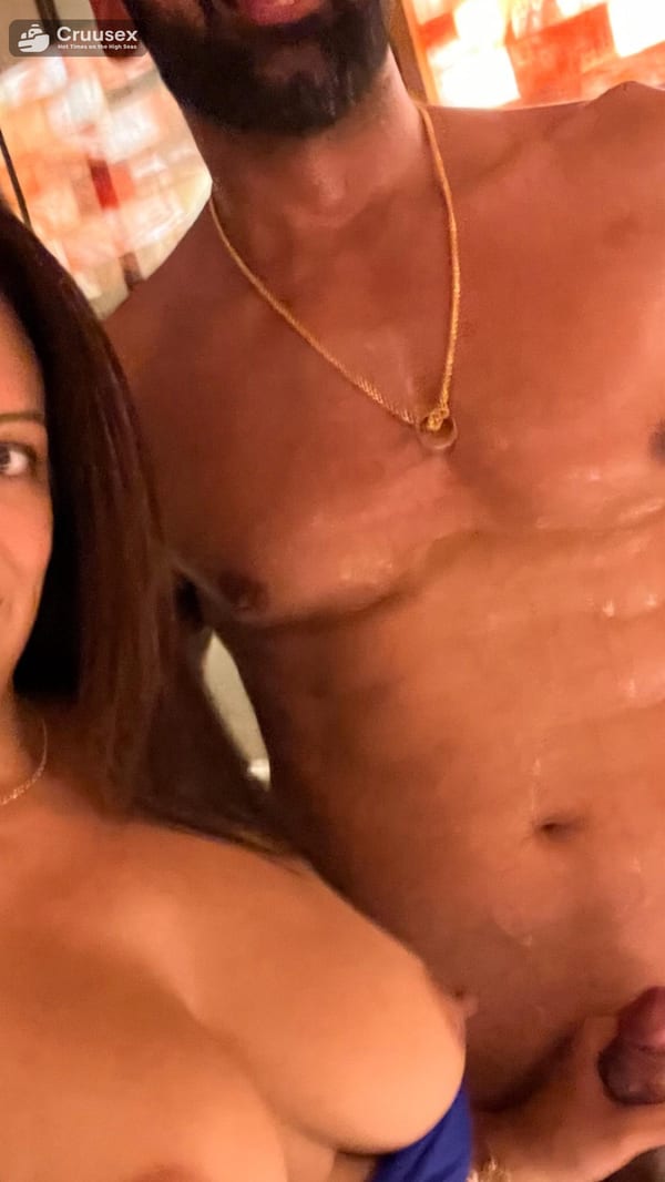 Looking for fun couples and females