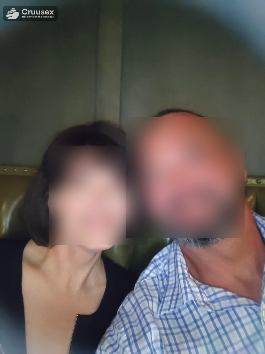 Swapping couple seeks males and couples