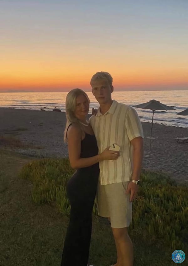 Looking for couples to play with on Breakaway